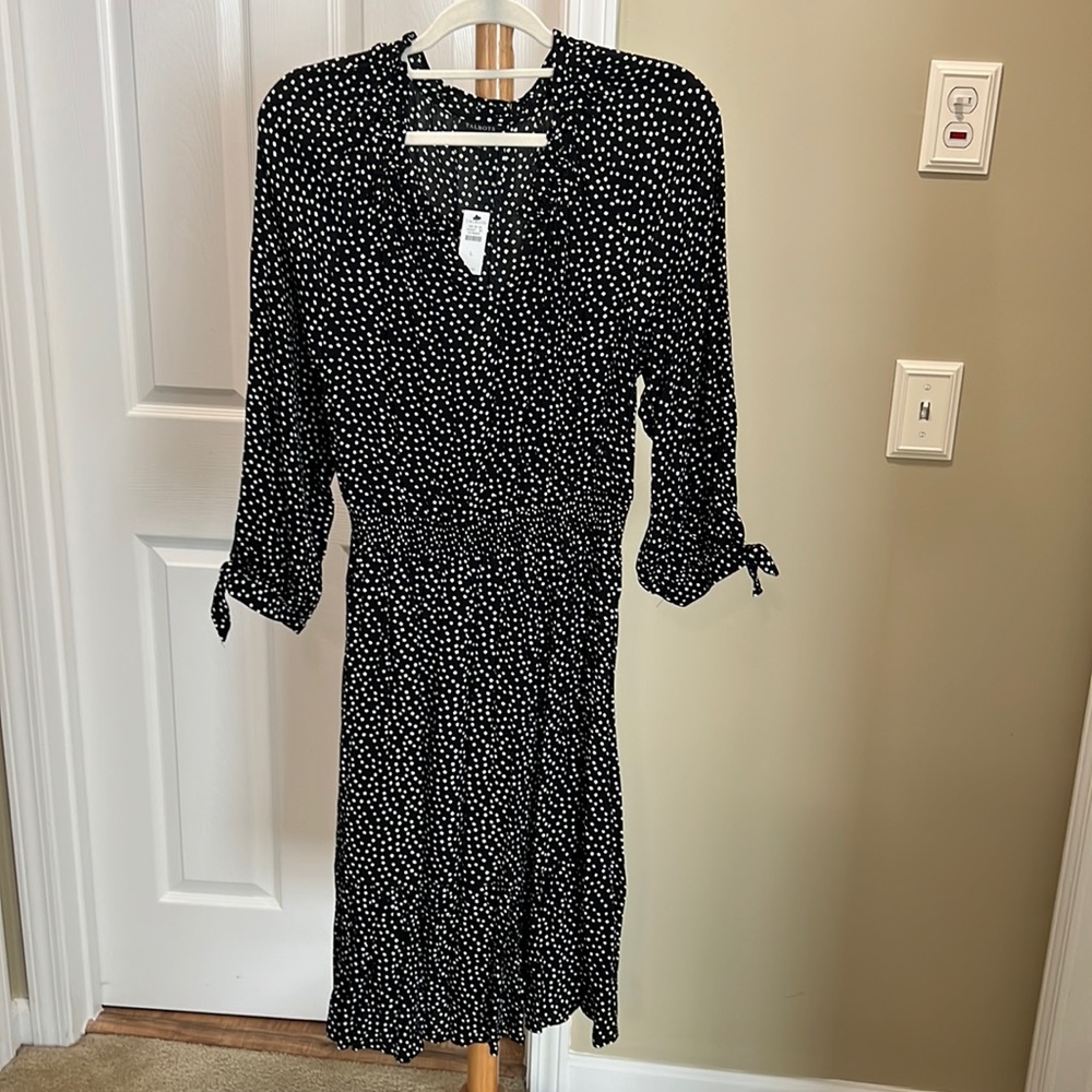 NWT Talbots midi dress. Ties at cuffs, 3/4 length sleeves. Ruffle at hem.